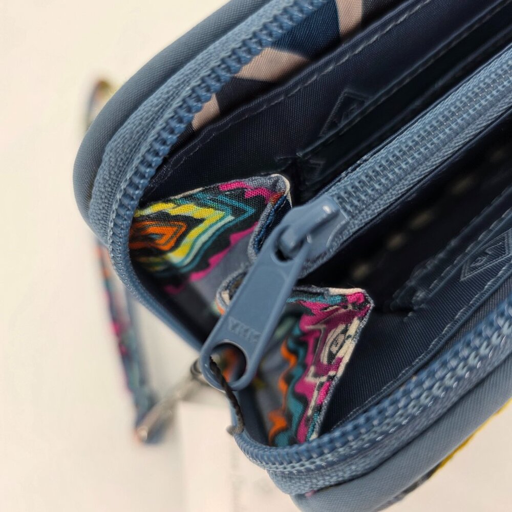 NWT Vera Bradley RFID Grab & Go Wristlet Painted Medallions Wallet - Picture 5 of 10
